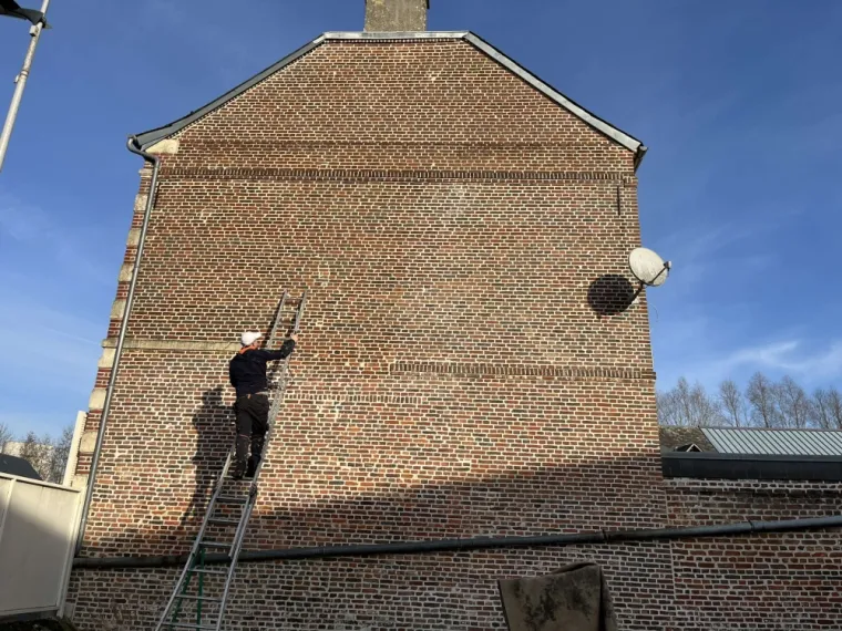 Hydrofuge sur une façade en brique à Valenciennes , Nancy, NJ Service